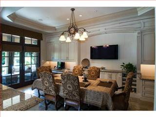925 Seabury Rd, Hillsborough, CA 94010