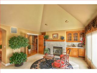 2544 Butch Dr, Gilroy, CA 95020